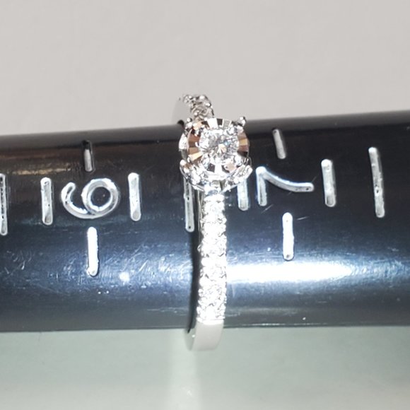 Brand new beautiful diamond engagement 14K white gold ring - Picture 11 of 11